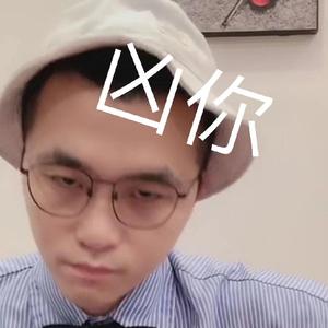 勒出唇形的女星
