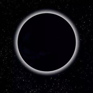 勒出唇形的女星
