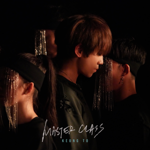 勒出唇形的女星
